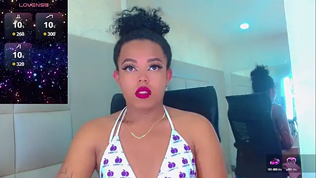 Snapshot of KayleighDreams_ chatting on March 8, 2025, 6:32 am KayleighDreams online show from March 8, 2025, 6:32 am