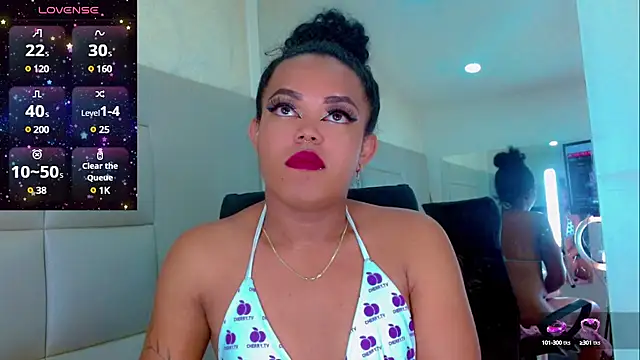 Snapshot of KayleighDreams_ chatting on March 8, 2025, 12:52 pm KayleighDreams online show from March 8, 2025, 12:52 pm