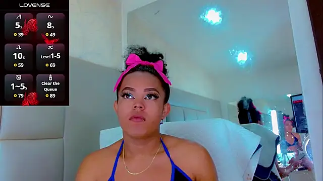 Snapshot of KayleighDreams_ chatting on March 11, 2025, 6:10 am KayleighDreams online show from March 11, 2025, 6:10 am