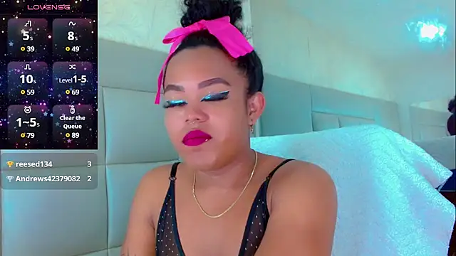 Snapshot of KayleighDreams_ chatting on March 11, 2025, 12:17 pm KayleighDreams online show from March 11, 2025, 12:17 pm