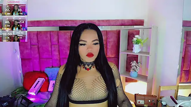 KayleighDreams  online show from July 28, 2026, 3:35 am