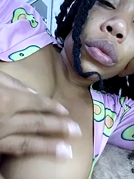 isabellehaynes online show from February 14, 2026, 12:24 pm