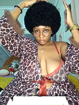 Snapshot of CocoBootyyy chatting on September 19, 2025, 2:13 am CocoBootyyy online show from September 19, 2025, 2:13 am