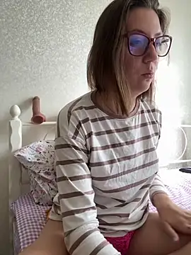 BeatriceTender online show from September 29, 2025, 6:07 am