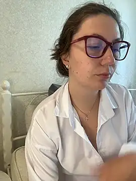 BeatriceTender online show from June 25, 2026, 9:25 am