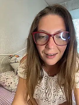 BeatriceTender online show from July 11, 2026, 11:35 am