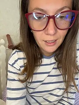 BeatriceTender online show from August 2, 2026, 9:41 am