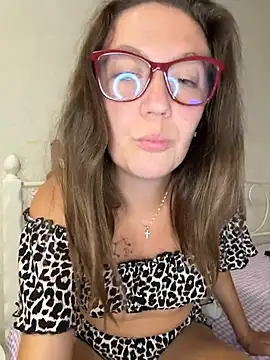 BeatriceTender online show from August 5, 2026, 8:55 pm