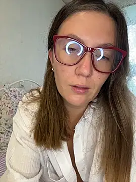 BeatriceTender online show from August 7, 2026, 1:35 pm