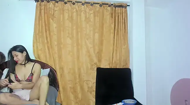 Snapshot of Lissa_petite chatting on March 3, 2025, 1:10 am Lissa petite online show from March 3, 2025, 1:10 am