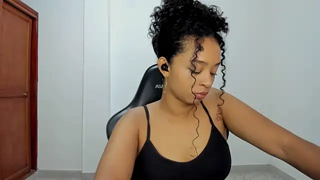 avellanatammy online show from November 20, 2025, 2:12 am