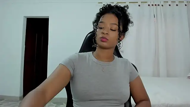 avellanatammy online show from February 9, 2026, 10:47 pm