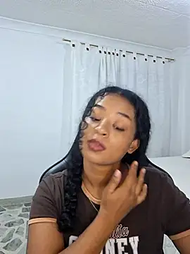 avellanatammy online show from April 27, 2026, 11:47 pm