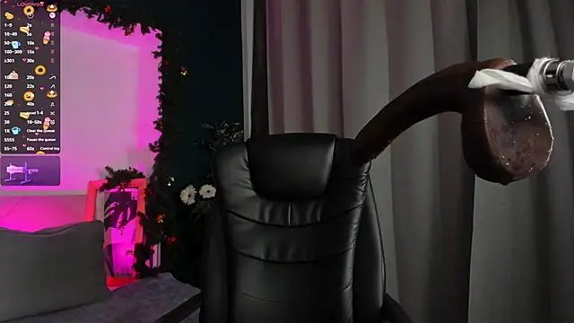 AuroraDemoni online show from December 27, 2024, 7:08 am