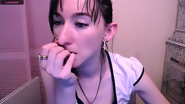AmandaSell online show from December 4, 2024, 3:21 pm
