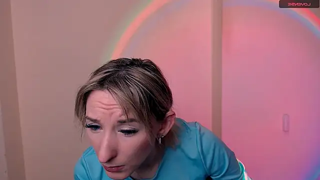 AmandaSell online show from May 3, 2026, 7:36 am