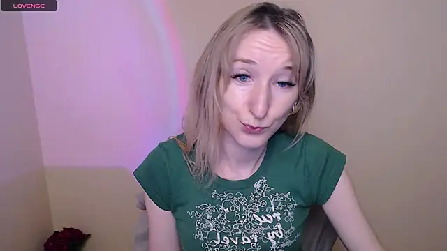 Snapshot of AmandaSell chatting on June 15, 2026, 6:59 am AmandaSell online show from June 15, 2026, 6:59 am