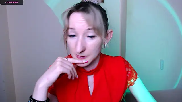 AmandaSell online show from July 7, 2026, 6:47 am