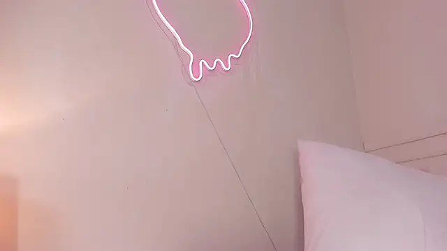 Ashley glow online show from February 7, 2025, 12:53 am