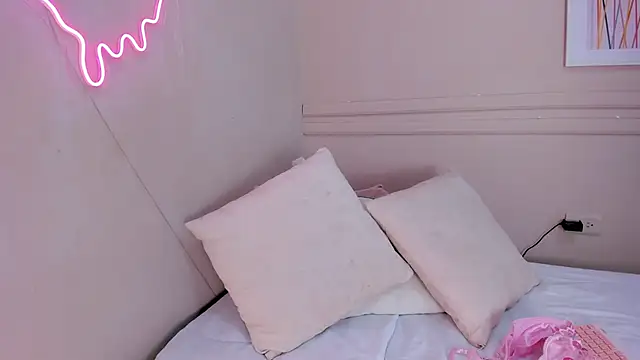 Ashley glow online show from February 11, 2025, 6:33 pm
