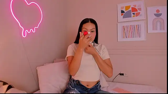 Ashley glow online show from February 28, 2025, 1:14 pm