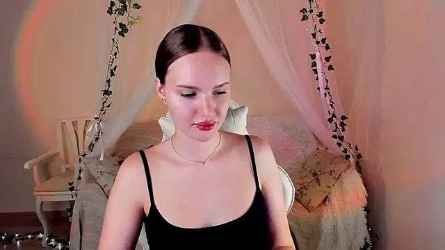 Snapshot of MishkaMe chatting on September 14, 2025, 3:55 pm MishkaMe online show from September 14, 2025, 3:55 pm