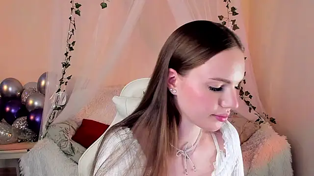 Snapshot of MishkaMe chatting on September 24, 2025, 12:41 pm MishkaMe online show from September 24, 2025, 12:41 pm