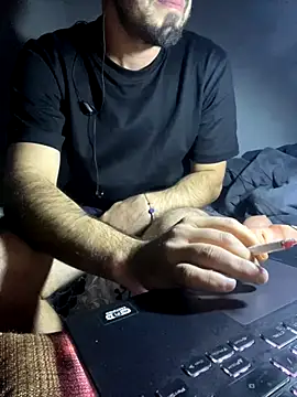 Snapshot of giorgakaci69 chatting on November 5, 2025, 12:32 am giorgakaci69 online show from November 5, 2025, 12:32 am