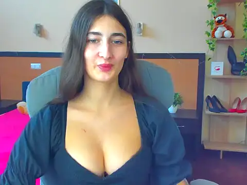 Snapshot of Moon-liza chatting on January 23, 2025, 10:22 am Moon-liza online show from January 23, 2025, 10:22 am