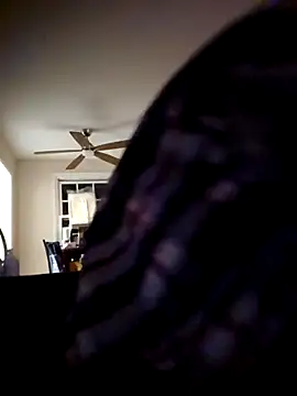 Snapshot of den-rock4u chatting on November 12, 2025, 8:26 am den-rock4u online show from November 12, 2025, 8:26 am