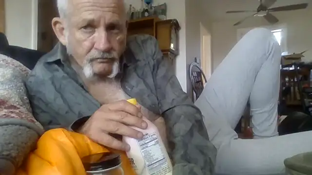 Snapshot of den-rock4u chatting on November 24, 2025, 10:42 pm den-rock4u online show from November 24, 2025, 10:42 pm