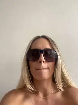 TatianaRico online show from May 11, 2026, 7:33 pm