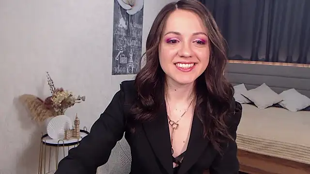 SusanMorado online show from February 6, 2025, 7:35 am