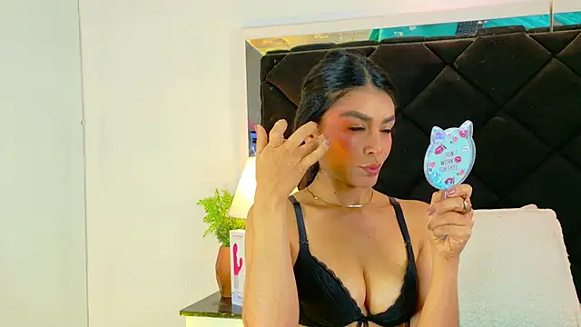 Holly Brensonexx  online show from October 6, 2025, 2:14 pm