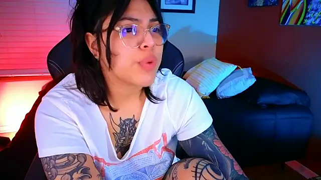 miacanela xo online show from December 29, 2024, 4:59 am