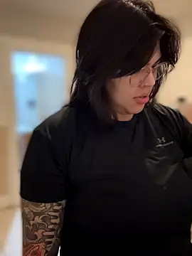 miacanela xo online show from November 12, 2025, 3:18 am