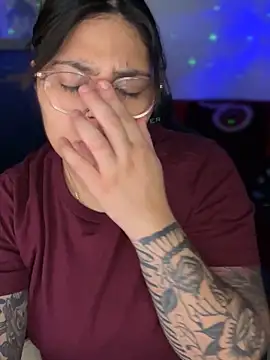 miacanela xo online show from December 1, 2025, 3:33 am