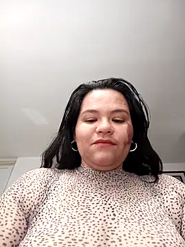 Snapshot of Julieta-tits chatting on April 14, 2026, 2:34 pm Julieta-tits online show from April 14, 2026, 2:34 pm