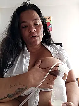 Snapshot of Julieta-tits chatting on April 23, 2026, 3:03 pm Julieta-tits online show from April 23, 2026, 3:03 pm