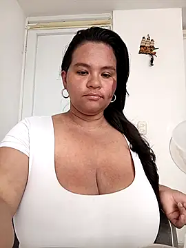 Snapshot of Julieta-tits chatting on May 21, 2026, 4:36 pm Julieta-tits online show from May 21, 2026, 4:36 pm