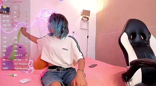 lilith horny online show from February 19, 2025, 4:00 pm