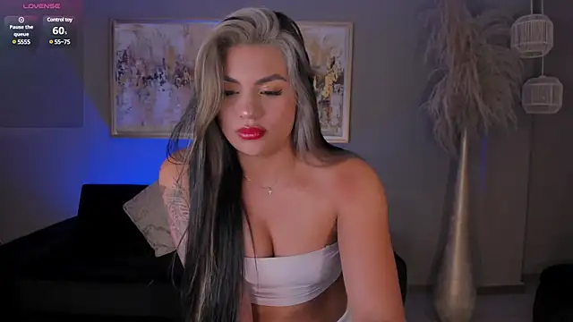 NicoleSanz  online show from January 3, 2025, 2:19 pm