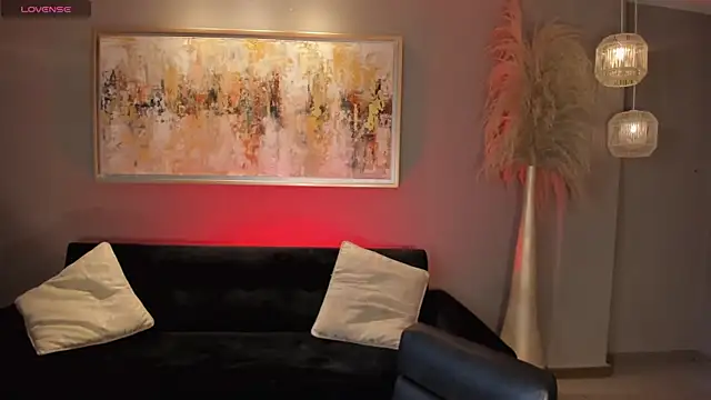 NicoleSanz  online show from February 26, 2025, 10:26 am