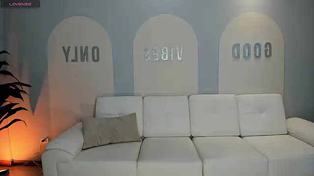 NicoleSanz  online show from March 11, 2025, 10:07 am