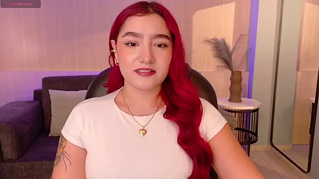 ViolettCastel online show from November 3, 2025, 7:37 pm