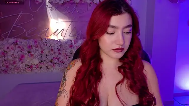 ViolettCastel online show from February 6, 2026, 7:50 pm