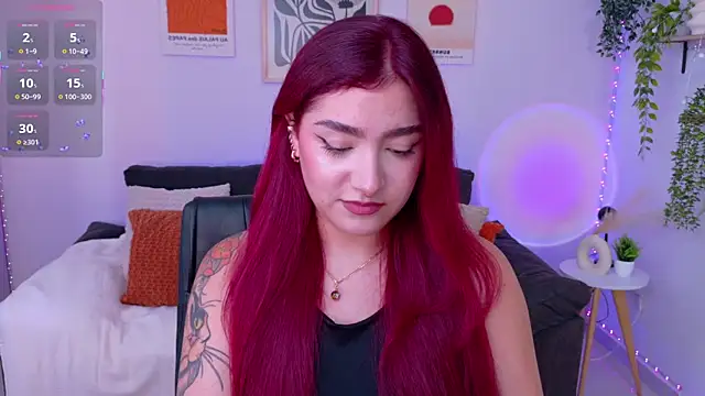 ViolettCastel online show from June 17, 2026, 8:21 pm
