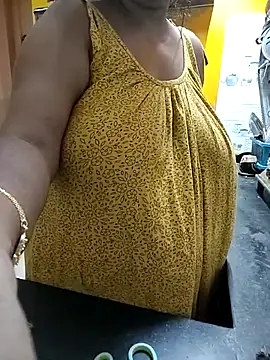 Snapshot of ANUBHABI chatting on October 13, 2025, 4:18 pm ANUBHABI online show from October 13, 2025, 4:18 pm