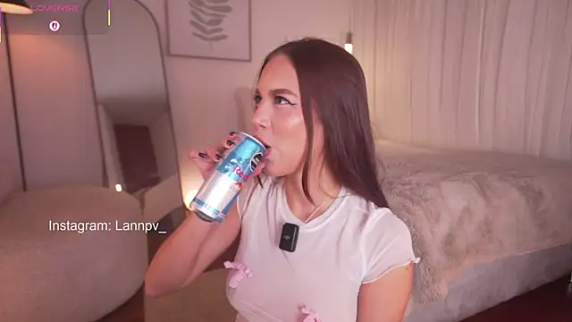 lanie   online show from January 8, 2026, 9:50 pm