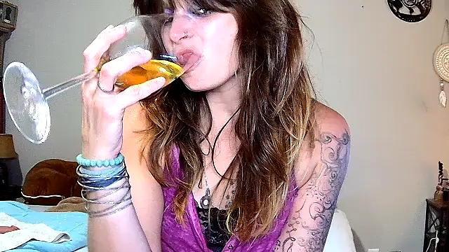 ZeelaXoXo online show from May 1, 2026, 3:33 am